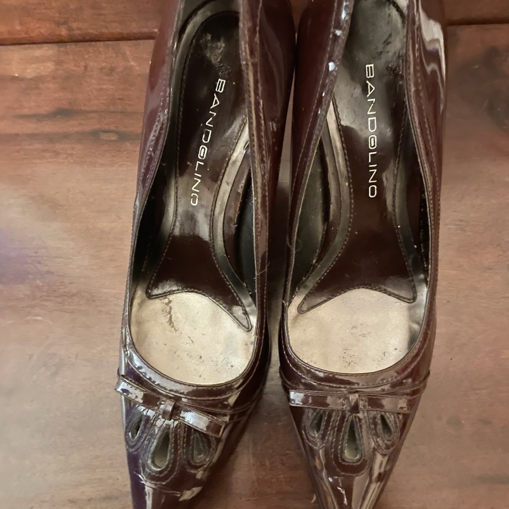 💝💝💝✨✨✨ Womens Vintage bandolino patent Leather shoes. Used size 7 1/2